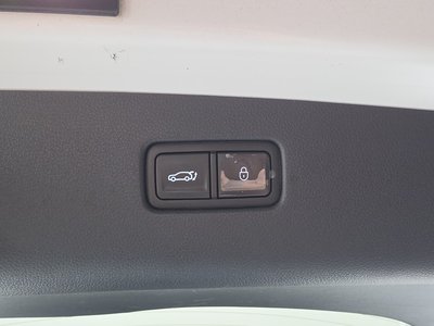 2022 Genesis ELECTRIFIED GV70 thumbnail 25