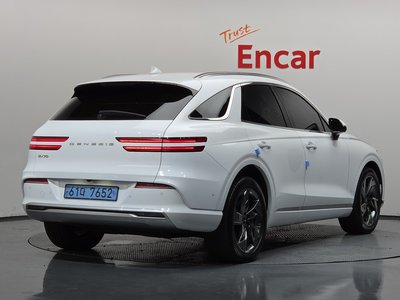 2022 Genesis ELECTRIFIED GV70 photo 4