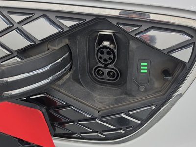 2022 Genesis ELECTRIFIED GV70 thumbnail 18