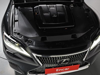 صورة 8 لـ 2022 Lexus LS