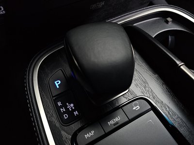 2022 Lexus LS thumbnail 13