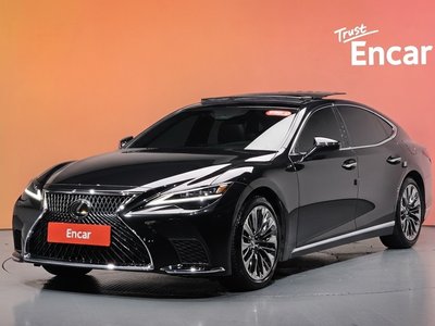 صورة 1 لـ 2022 Lexus LS