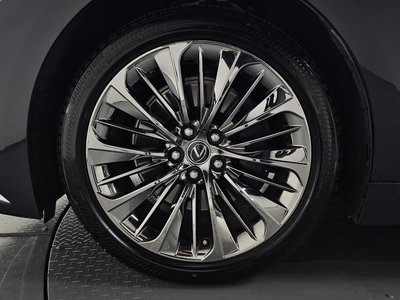 صورة 7 لـ 2022 Lexus LS