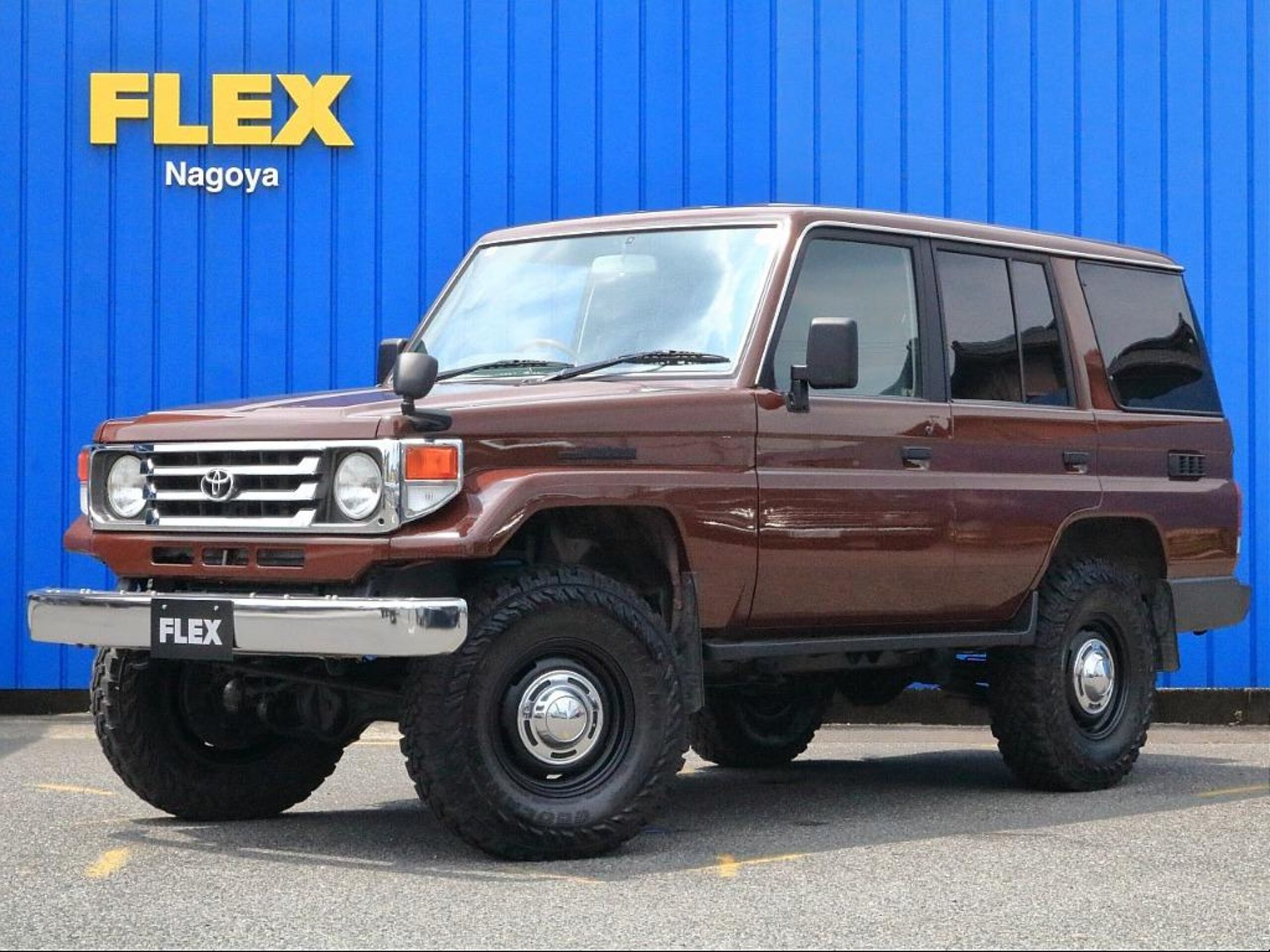TOYOTA LAND CRUISER 70 - View 1
