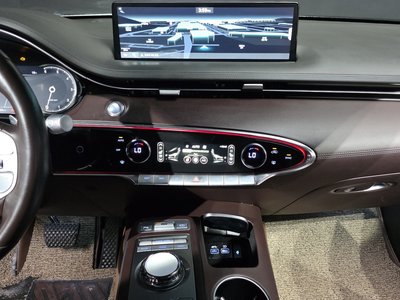 2021 Genesis GV70 thumbnail 15