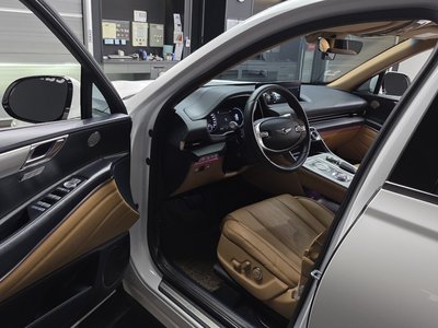 صورة 10 لـ 2020 Genesis GV80