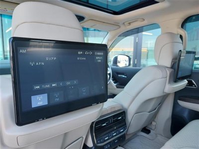 TOYOTA LAND CRUISER 300 - 7