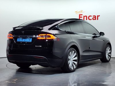 TESLA MODEL X - 4