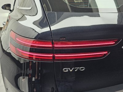 2021 Genesis GV70 photo 10