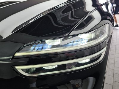 2021 Genesis GV70 photo 9