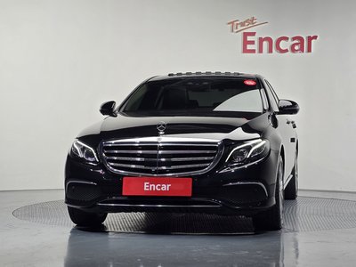 MERCEDES-BENZ E-CLASS - 2