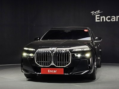 BMW 7 SERIES - 2