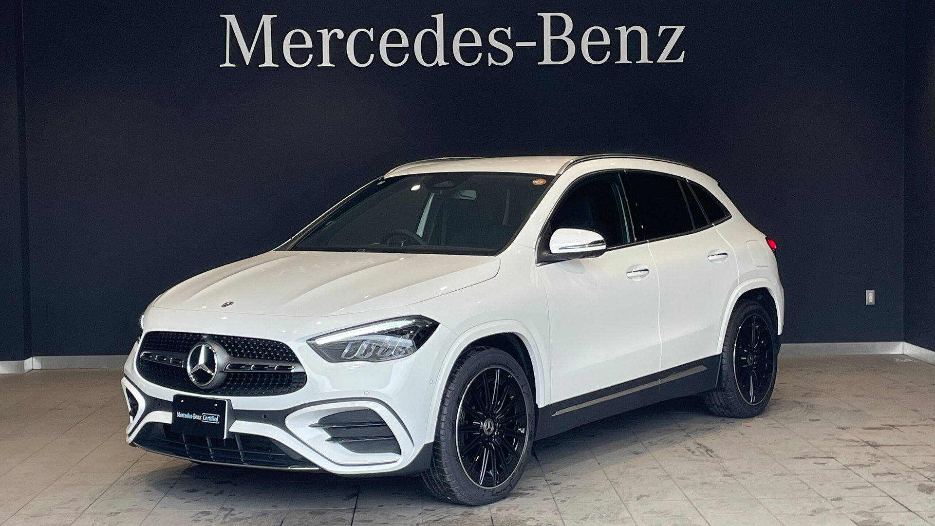 MERCEDES-BENZ GLA - View 1