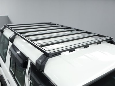 TOYOTA LAND CRUISER 70 - 9