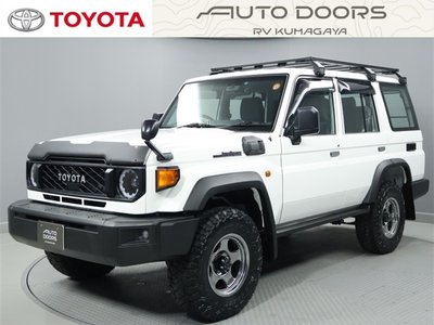 TOYOTA LAND CRUISER 70 - 1