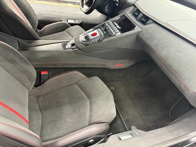 LAMBORGHINI AVENTADOR - 10