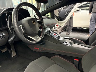 LAMBORGHINI AVENTADOR - 5