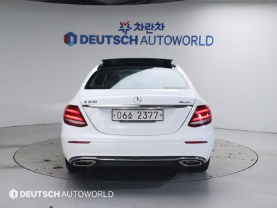 MERCEDES-BENZ E-CLASS - 3