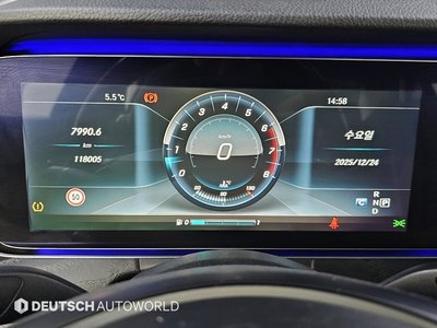 MERCEDES-BENZ E-CLASS - 8