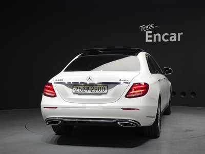 MERCEDES-BENZ E-CLASS - 3