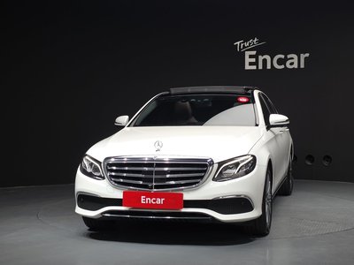MERCEDES-BENZ E-CLASS - 2