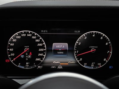 MERCEDES-BENZ E-CLASS - 8