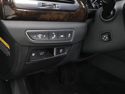صورة مصغرة 25 لـ 2020 Genesis G90