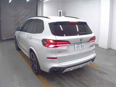 صورة 1 لـ 2025 BMW X5