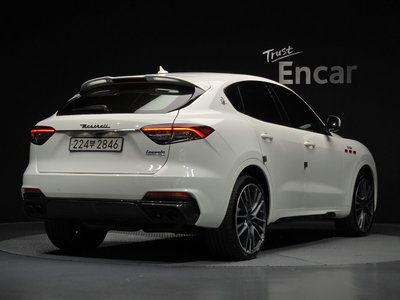 MASERATI LEVANTE - 4