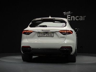 MASERATI LEVANTE - 3