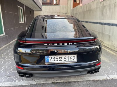 PORSCHE PANAMERA - 4