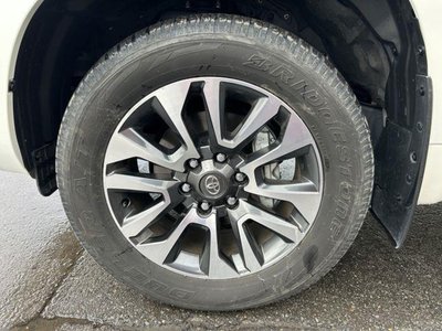 TOYOTA LAND CRUISER PRADO - 9