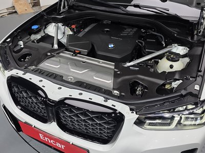 صورة 7 لـ 2025 BMW X4