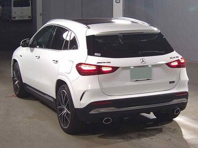 MERCEDES-BENZ GLA - 2