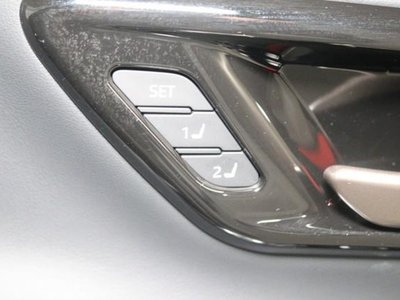 TOYOTA CROWN SPORT - 10