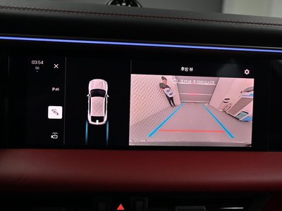 2025 Porsche MACAN thumbnail 15