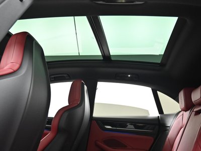 2025 Porsche MACAN thumbnail 19