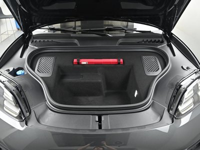 صورة 7 لـ 2025 Porsche MACAN