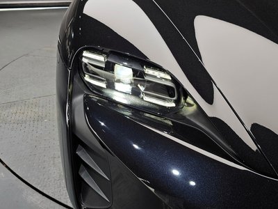 PORSCHE TAYCAN - 9