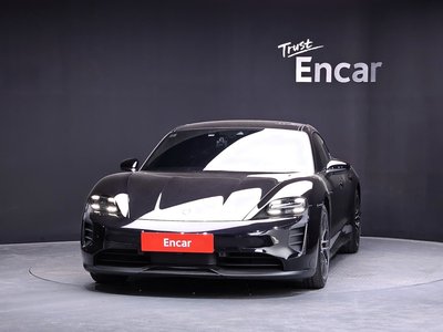 PORSCHE TAYCAN - 2