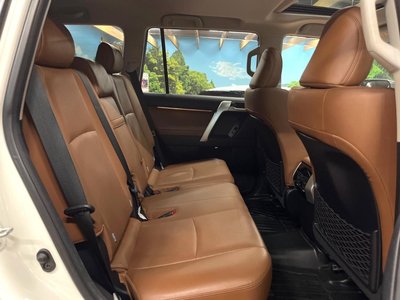 TOYOTA LAND CRUISER PRADO - 9