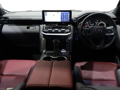 TOYOTA LAND CRUISER 300 - 3