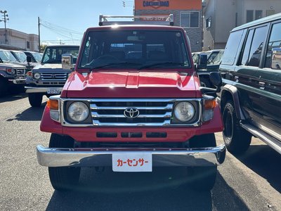 TOYOTA LAND CRUISER 70 - 2