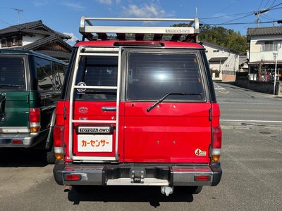 TOYOTA LAND CRUISER 70 - 6