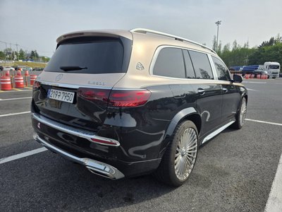 MERCEDES-BENZ GLS - 4