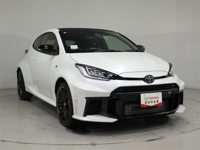 TOYOTA GR YARIS - 10