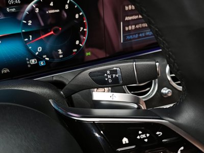 MERCEDES-BENZ E-CLASS - 9