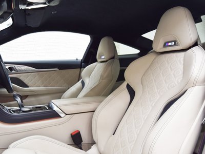 صورة 9 لـ 2023 BMW M8