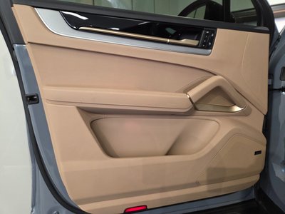 PORSCHE CAYENNE - 10