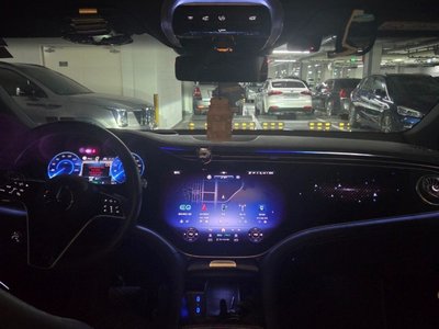 MERCEDES-BENZ EQS - 7